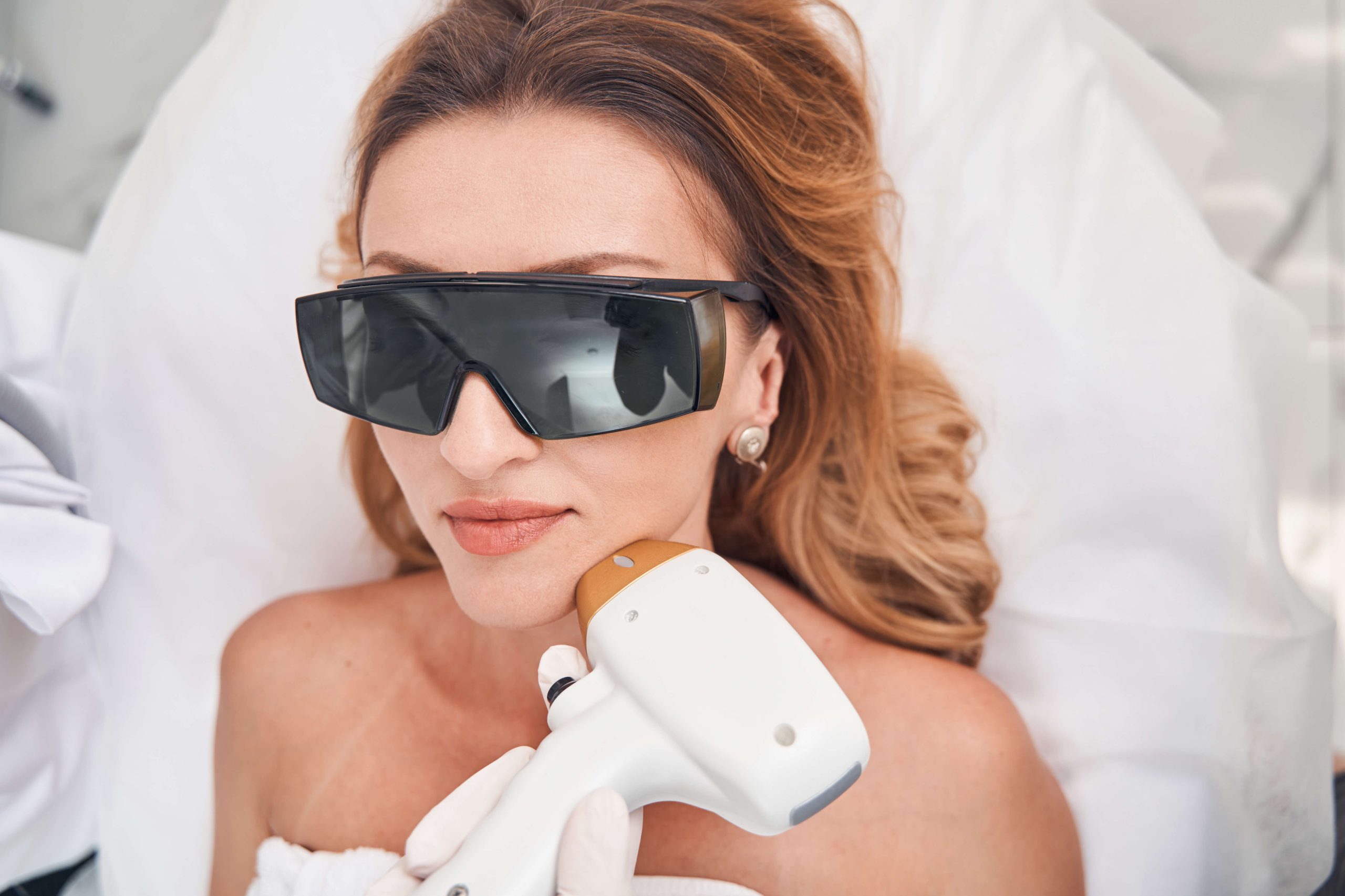 Depilación Láser Facial en Mujeres: Efectividad y Procedimiento